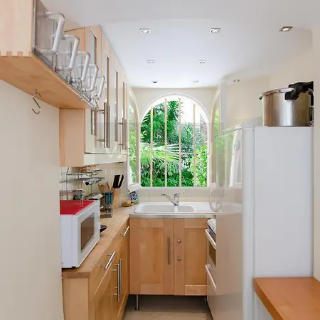 3p En Rez De Jardin D'un Maison Bourgeoise